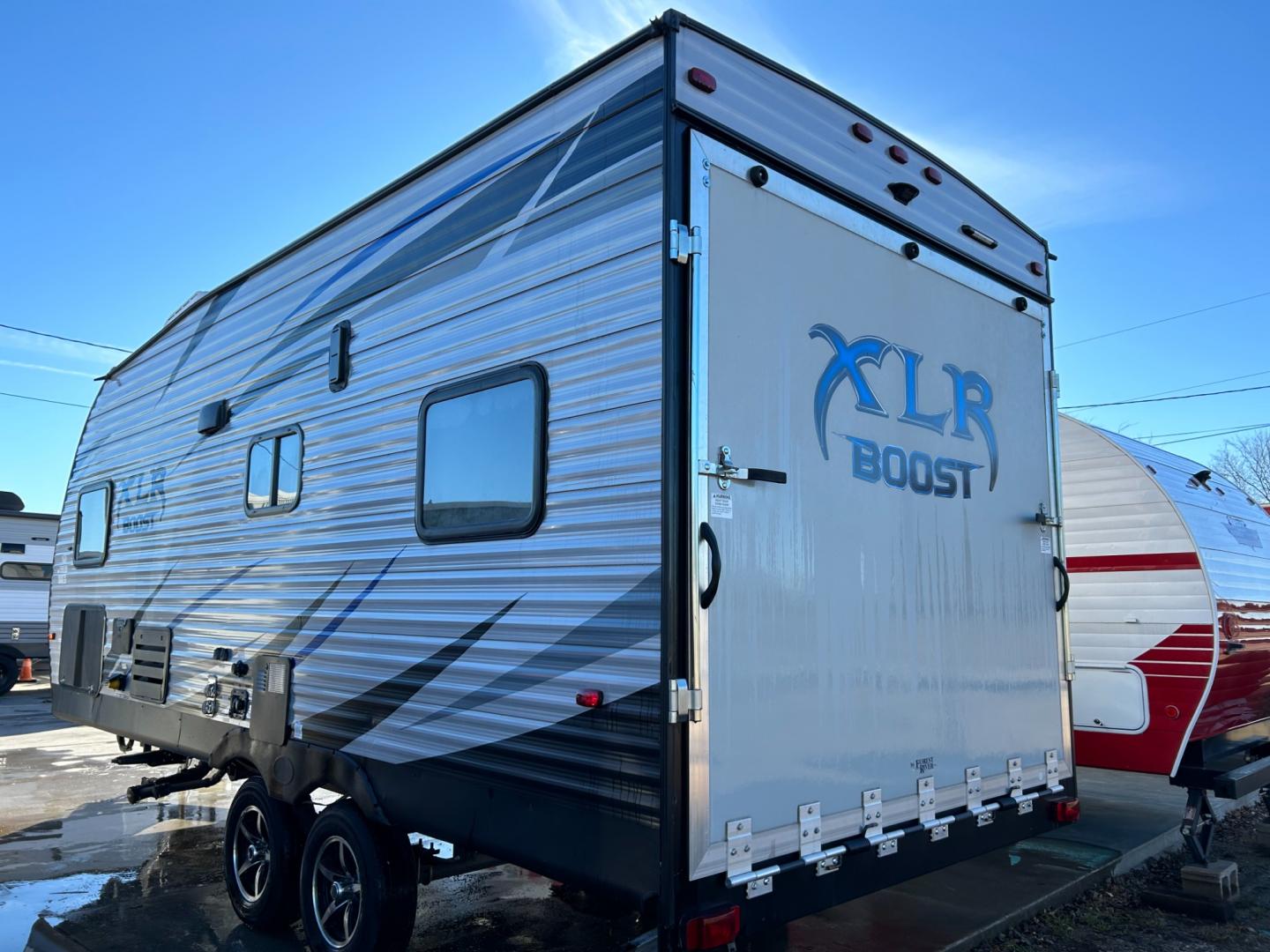 2019 GRAY Forest River XLR Toy Hauler CB20 (5ZT2XLJB0KZ) , located at 17760 Hwy 62, Morris, OK, 74445, 35.609104, -95.877060 - Photo#2